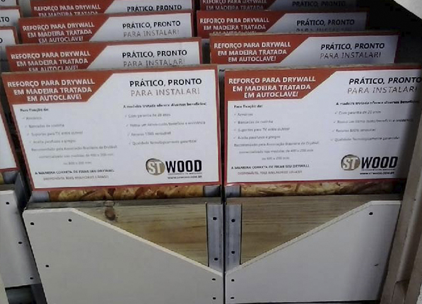 Madeira tratada no reforço de drywall